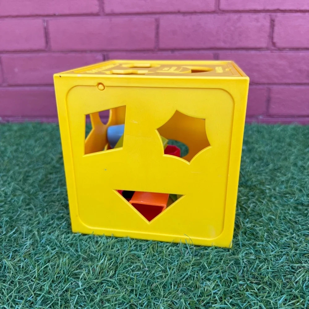Vintage Child Guidance Form‎ Fitter Shape Sorter Cube Yellow with 9 Shapes
